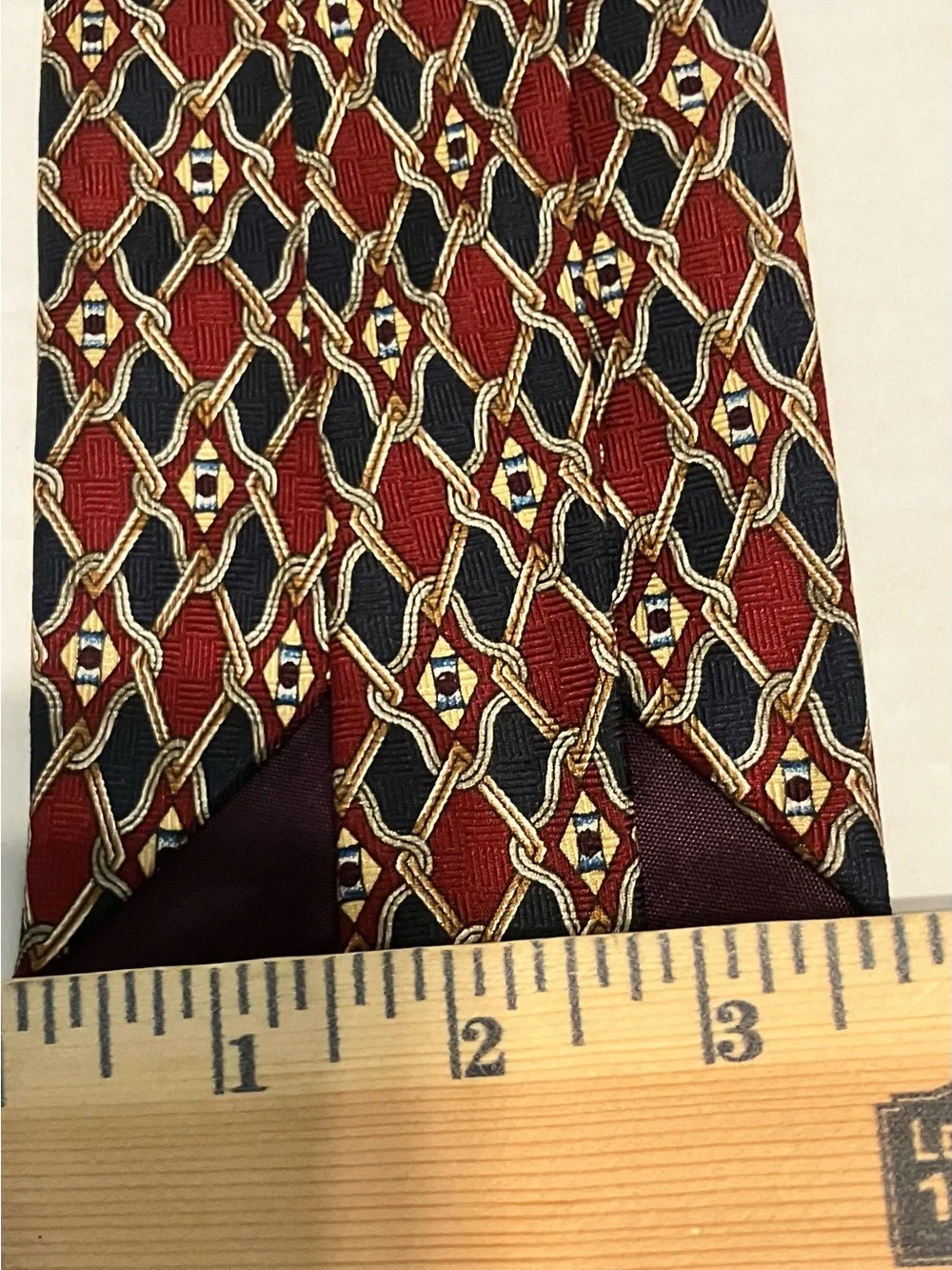 Geoffrey Beene bold interlocking